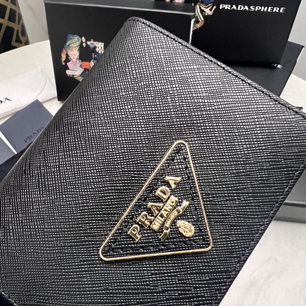 プラダ財布コピー角部分ディテール